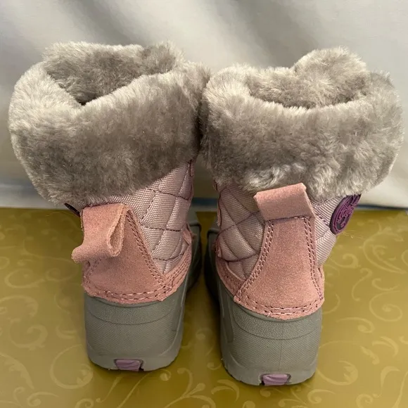 Totes Kids NWB Toddler Lavender/Gray Lil Jenny Snow Boot. Size 5T DS-09