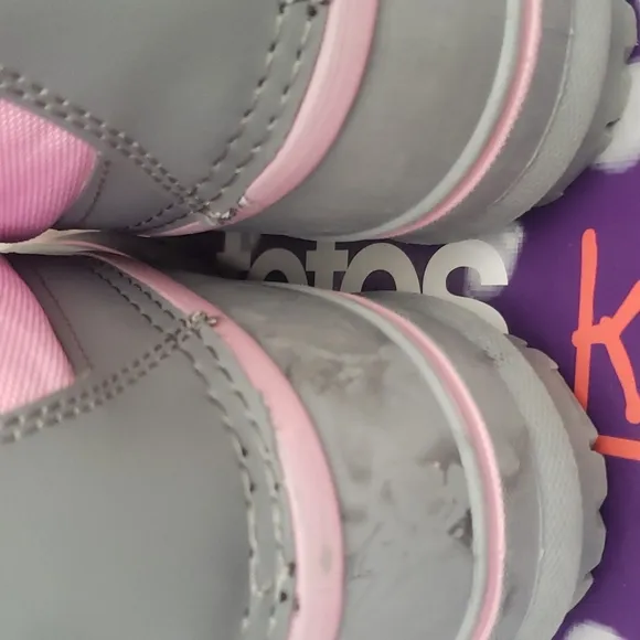 Totes Kids- very warm boots in gray/pink