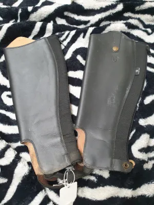 Used Treadstone black leather small adults chaps