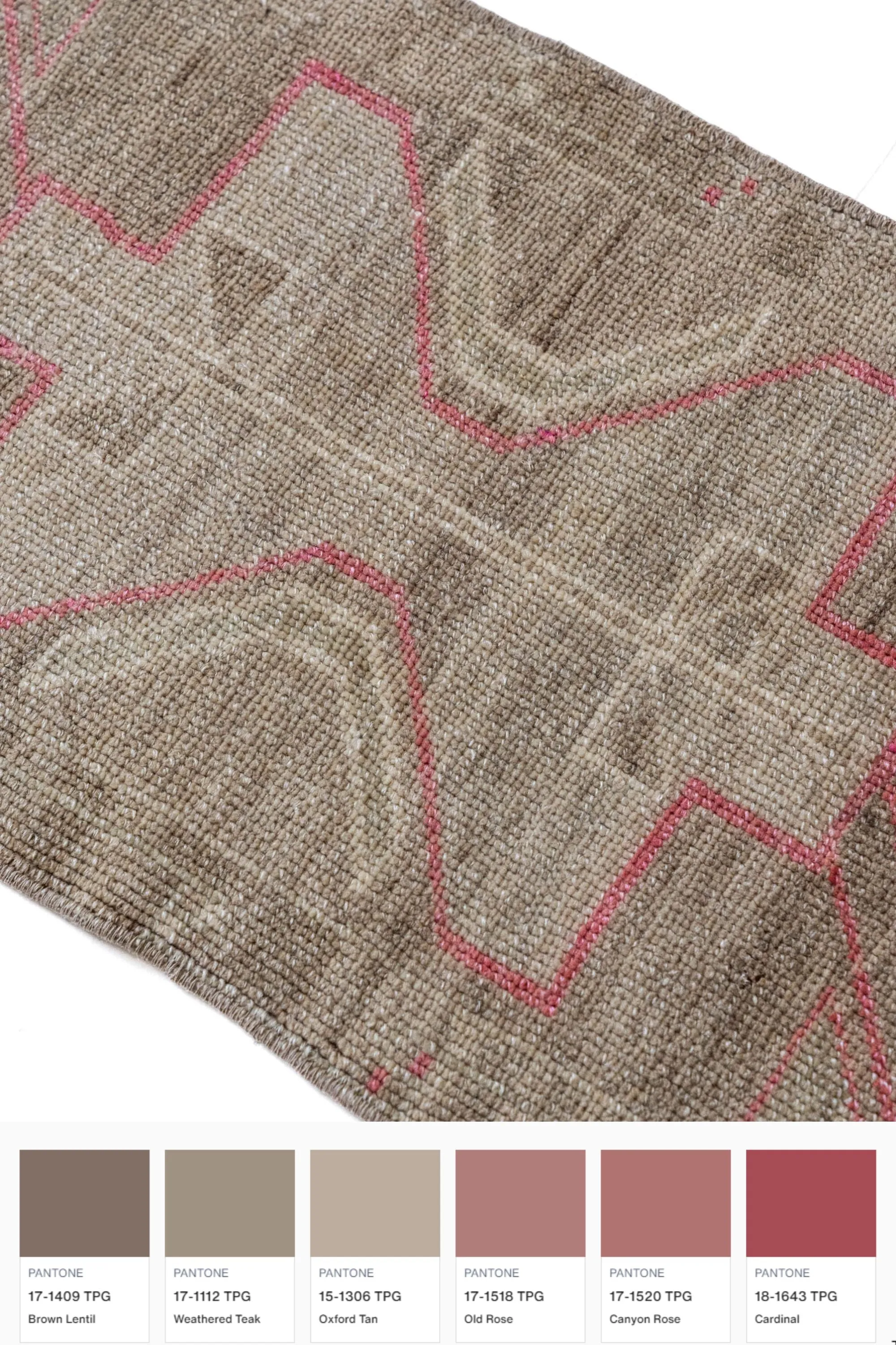 Vintage Turkish Mini Rug No. 500 | 1'7 x 2'9