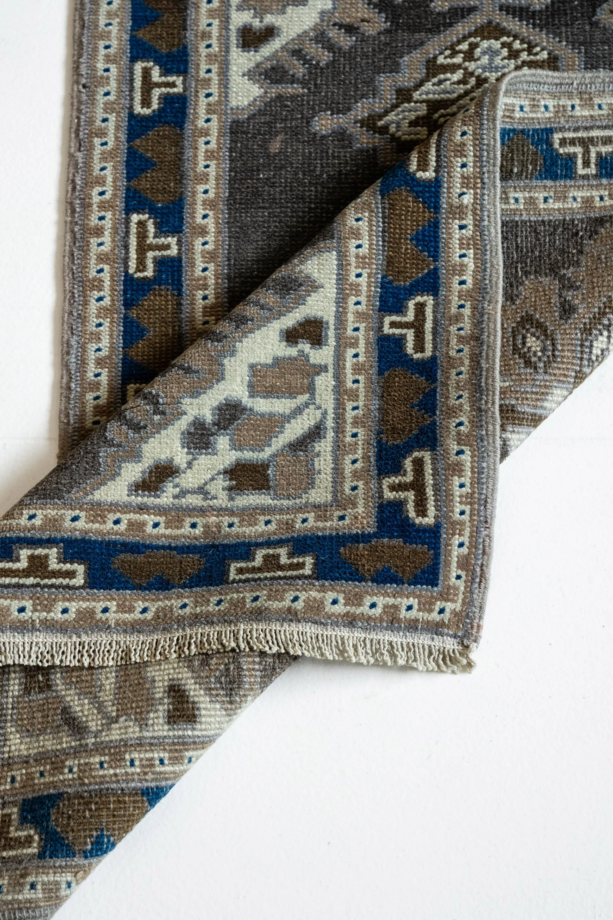 Vintage Turkish Mini Rug No. 546 | 1'11 x 3'2
