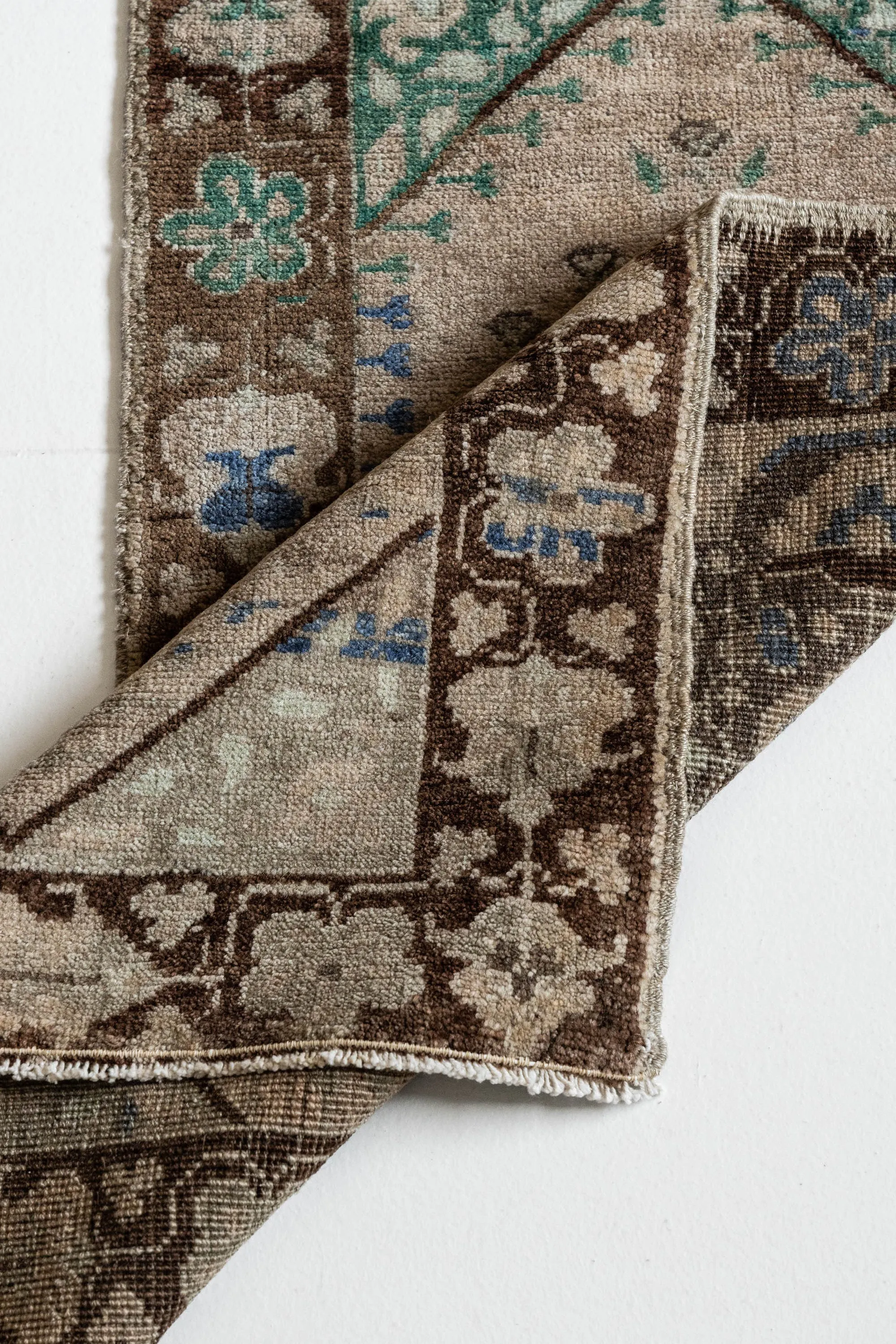 Vintage Turkish Mini Rug No. 555 | 1'10 x 3'3
