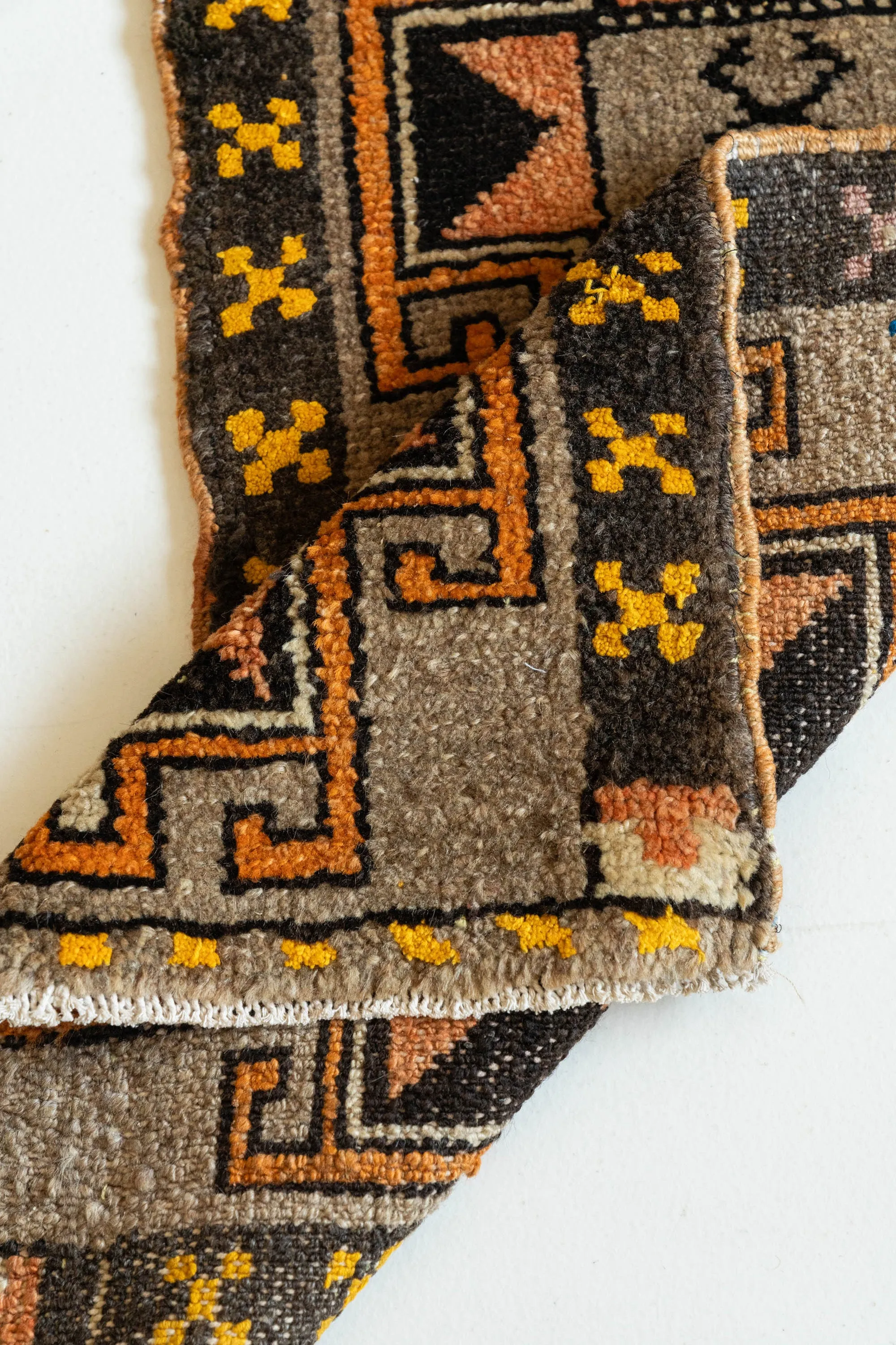 Vintage Turkish Mini Rug No. 602 | 1'8 x 2'11