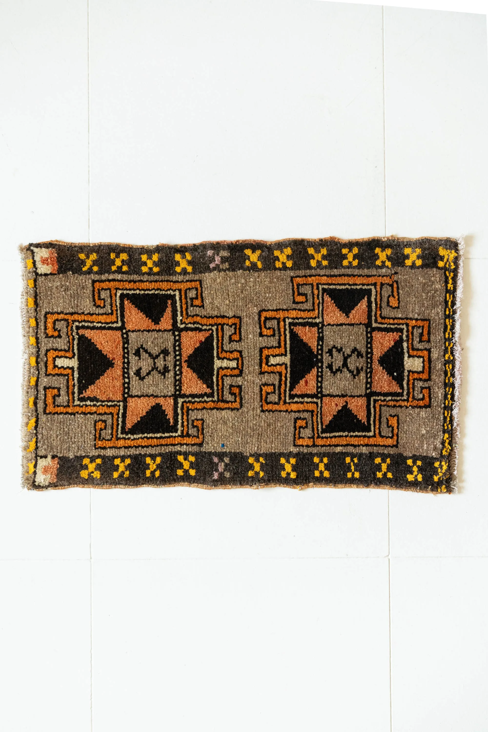 Vintage Turkish Mini Rug No. 602 | 1'8 x 2'11