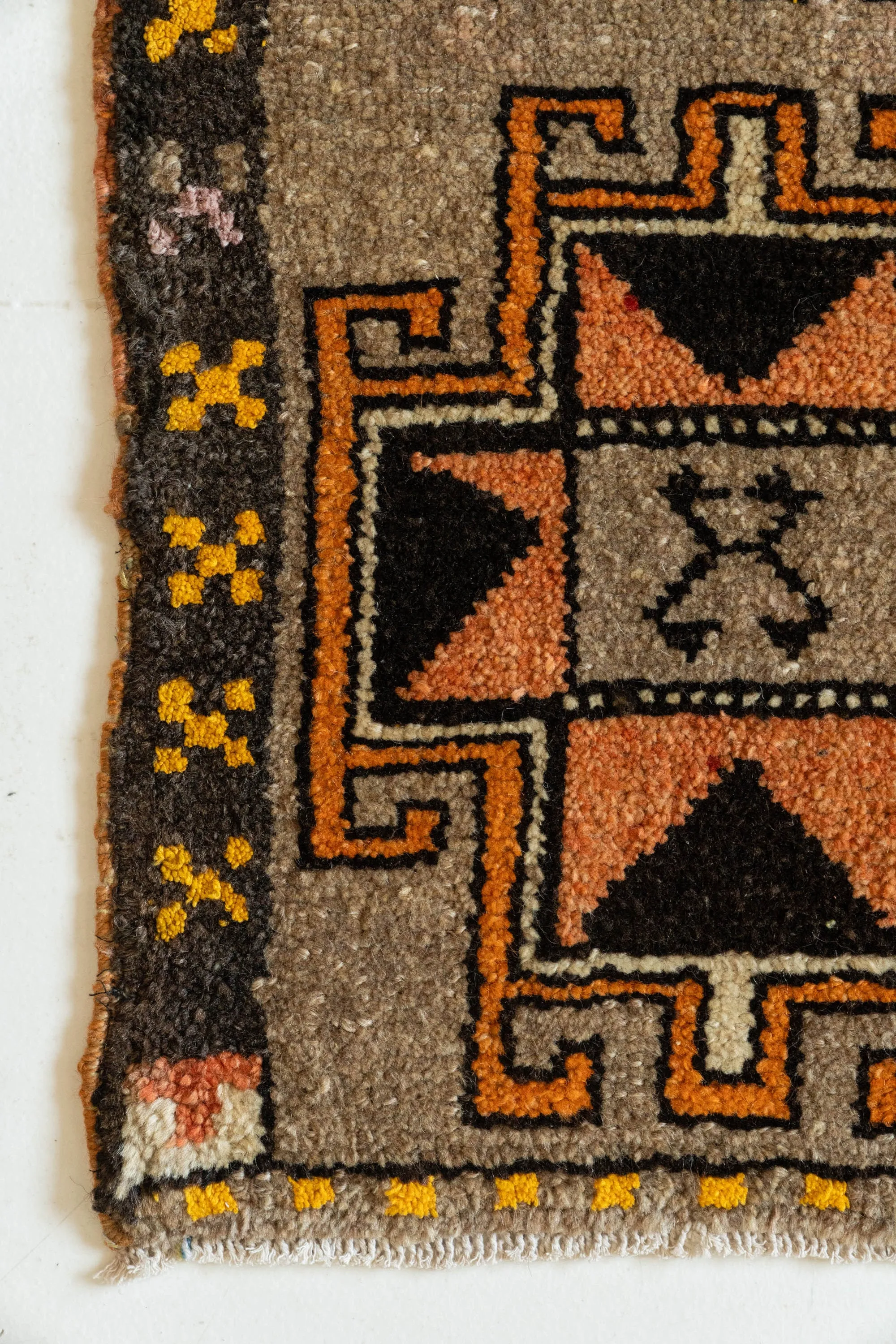 Vintage Turkish Mini Rug No. 602 | 1'8 x 2'11