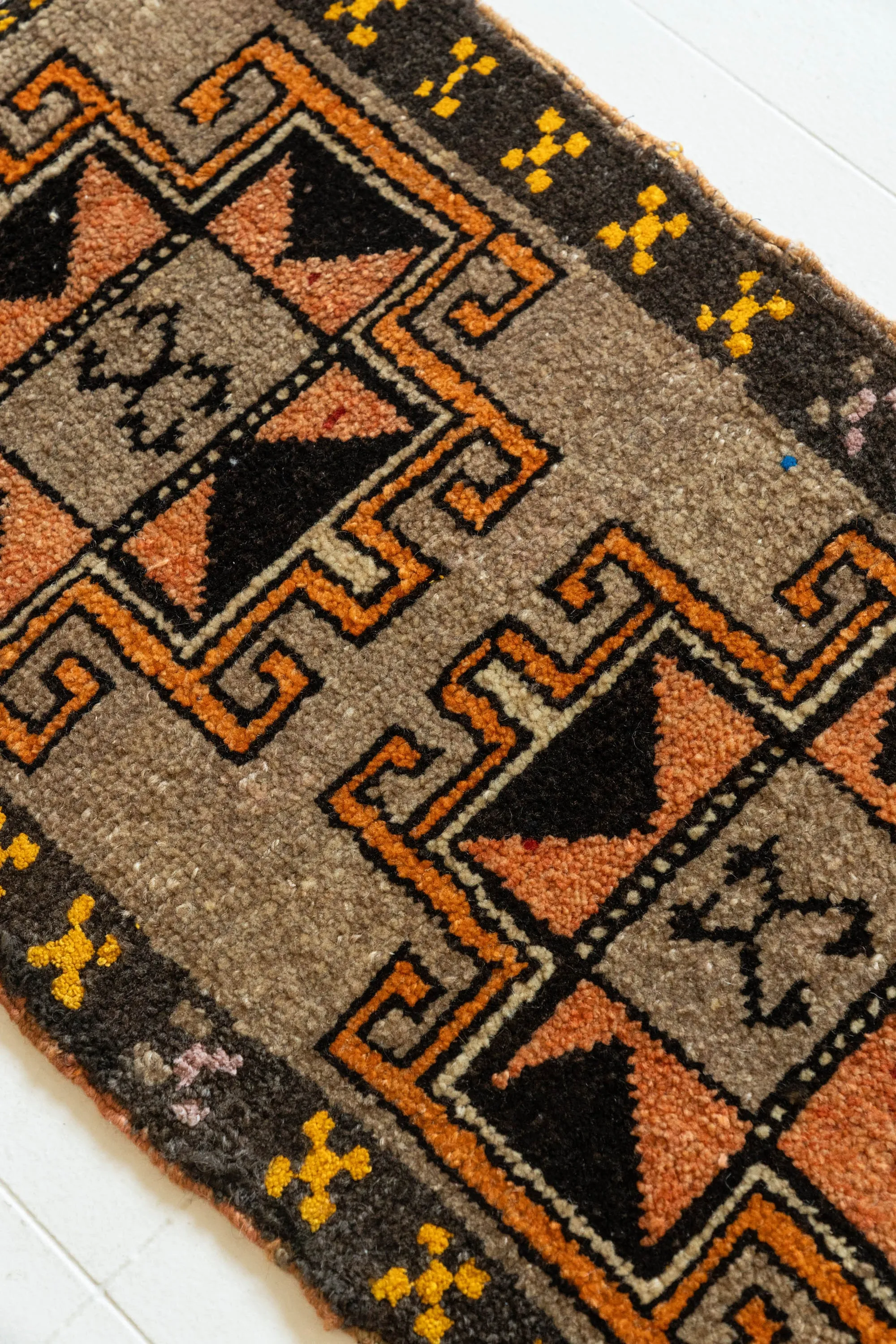 Vintage Turkish Mini Rug No. 602 | 1'8 x 2'11