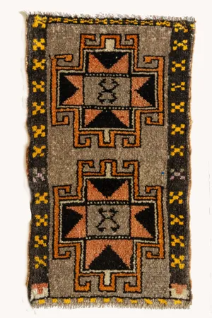 Vintage Turkish Mini Rug No. 602 | 1'8 x 2'11