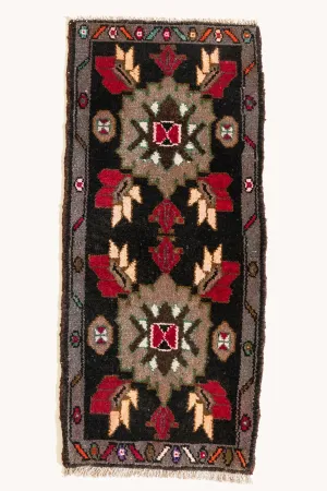 Vintage Turkish Mini Rug No. 619 | 1'7 x 3'5