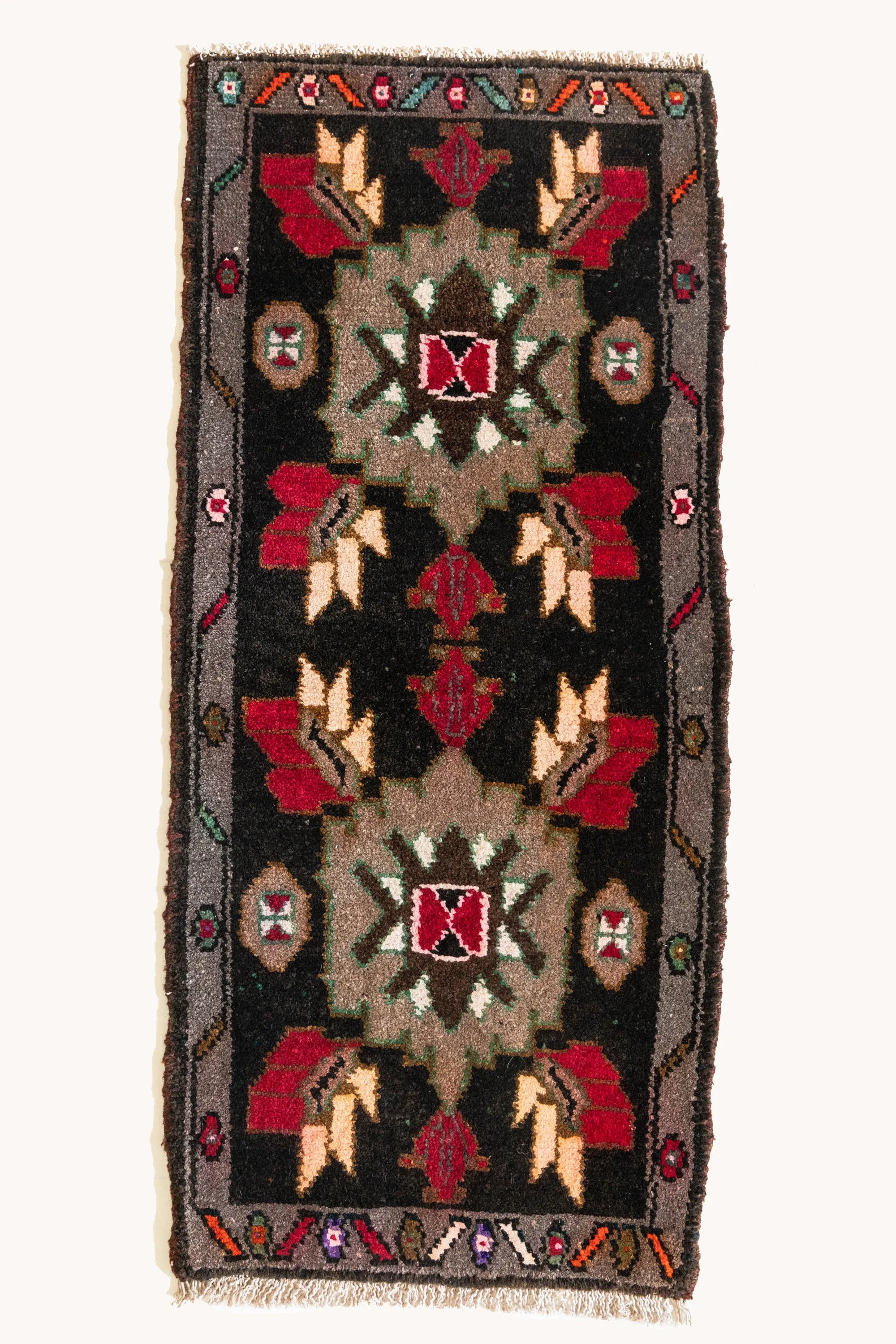 Vintage Turkish Mini Rug No. 619 | 1'7 x 3'5