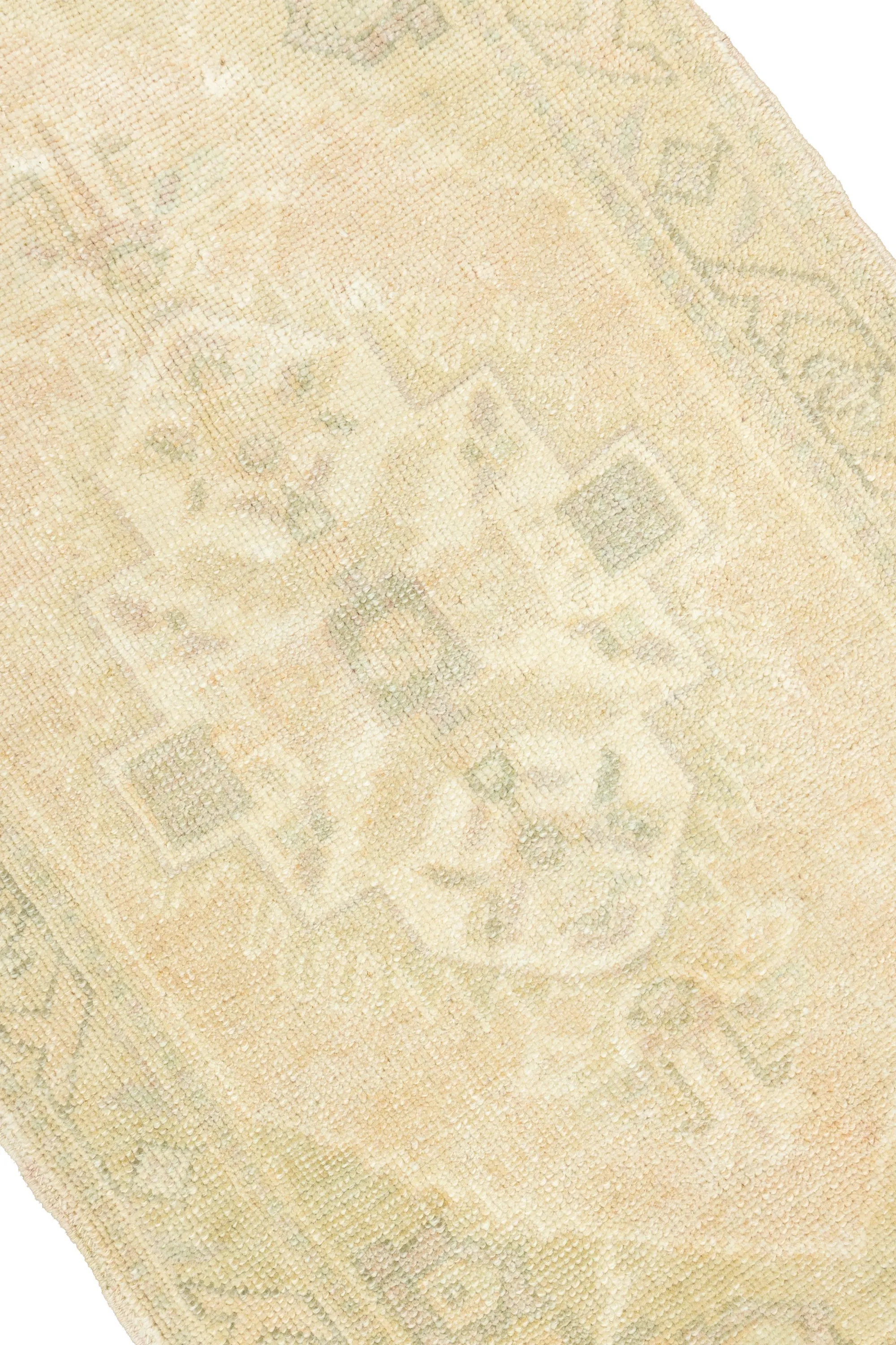 Vintage Turkish Mini Rug No. 654 | 1'10 x 3'6