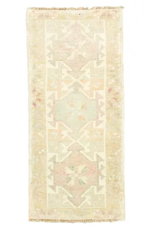 Vintage Turkish Mini Rug No. 663 | 1'6 x 3'3