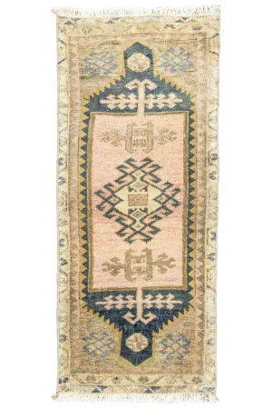 Vintage Turkish Mini Rug No. 667 | 1'6 x 3'6