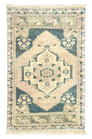Vintage Turkish Mini Rug No. 669 | 1'9 x 2'9