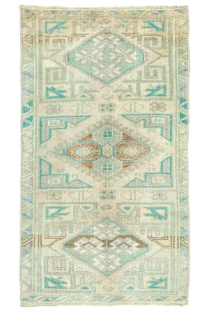 Vintage Turkish Mini Rug No. 679 | 1'8 x 3'