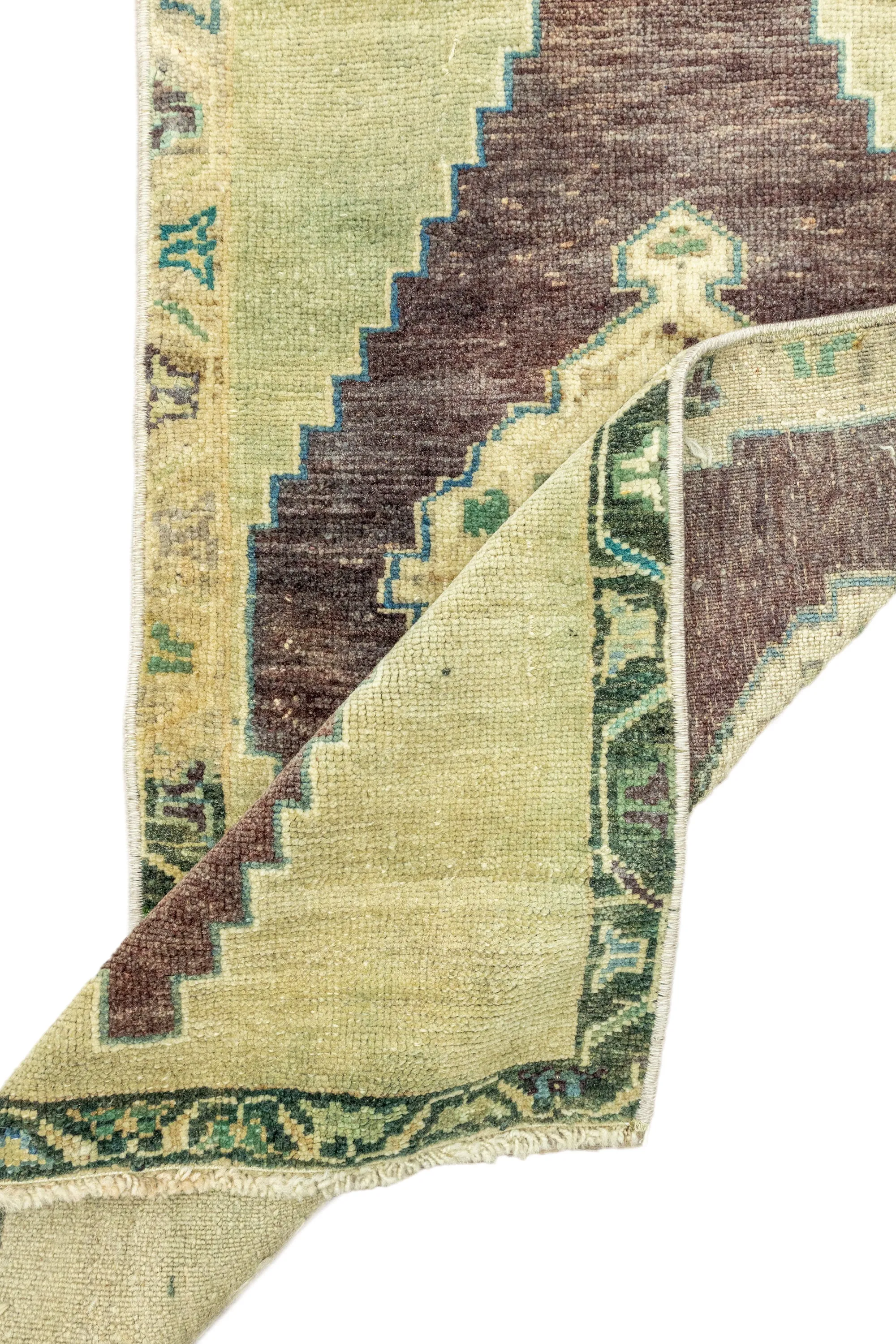Vintage Turkish Mini Rug No. 686 | 1'8 x 3'2