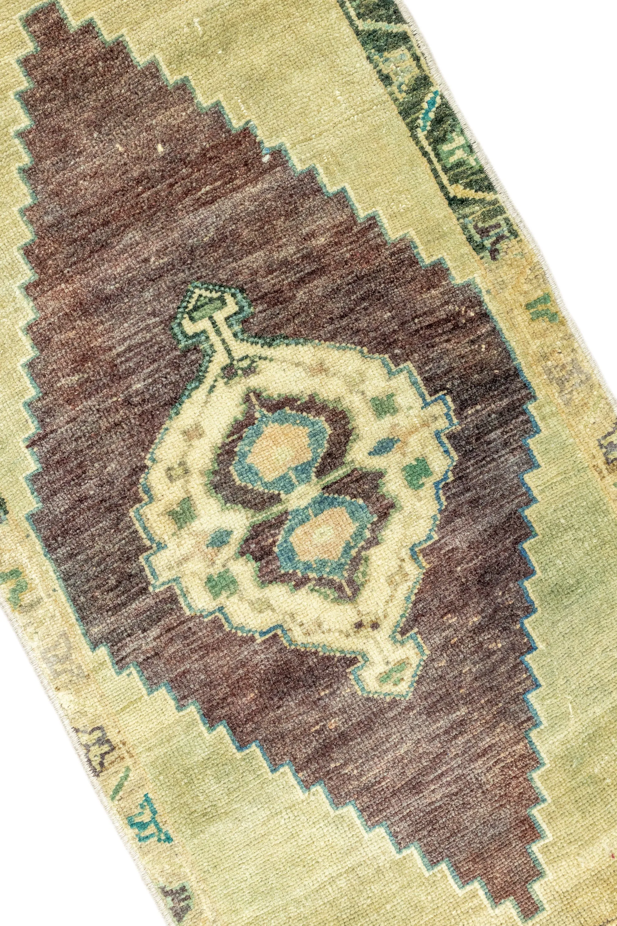 Vintage Turkish Mini Rug No. 686 | 1'8 x 3'2