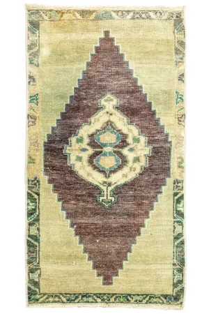 Vintage Turkish Mini Rug No. 686 | 1'8 x 3'2