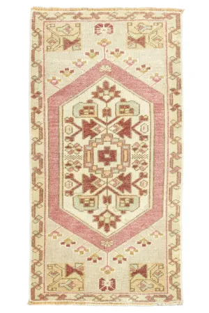 Vintage Turkish Mini Rug No. 690 | 1'7 x 3'2