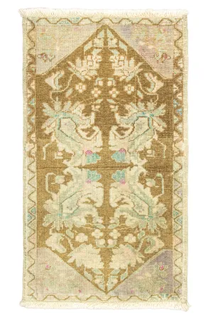 Vintage Turkish Mini Rug No. 698 | 1'7 x 2'9