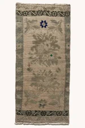 Vintage Turkish Mini Rug No. 710 | 1'6 x 3'4