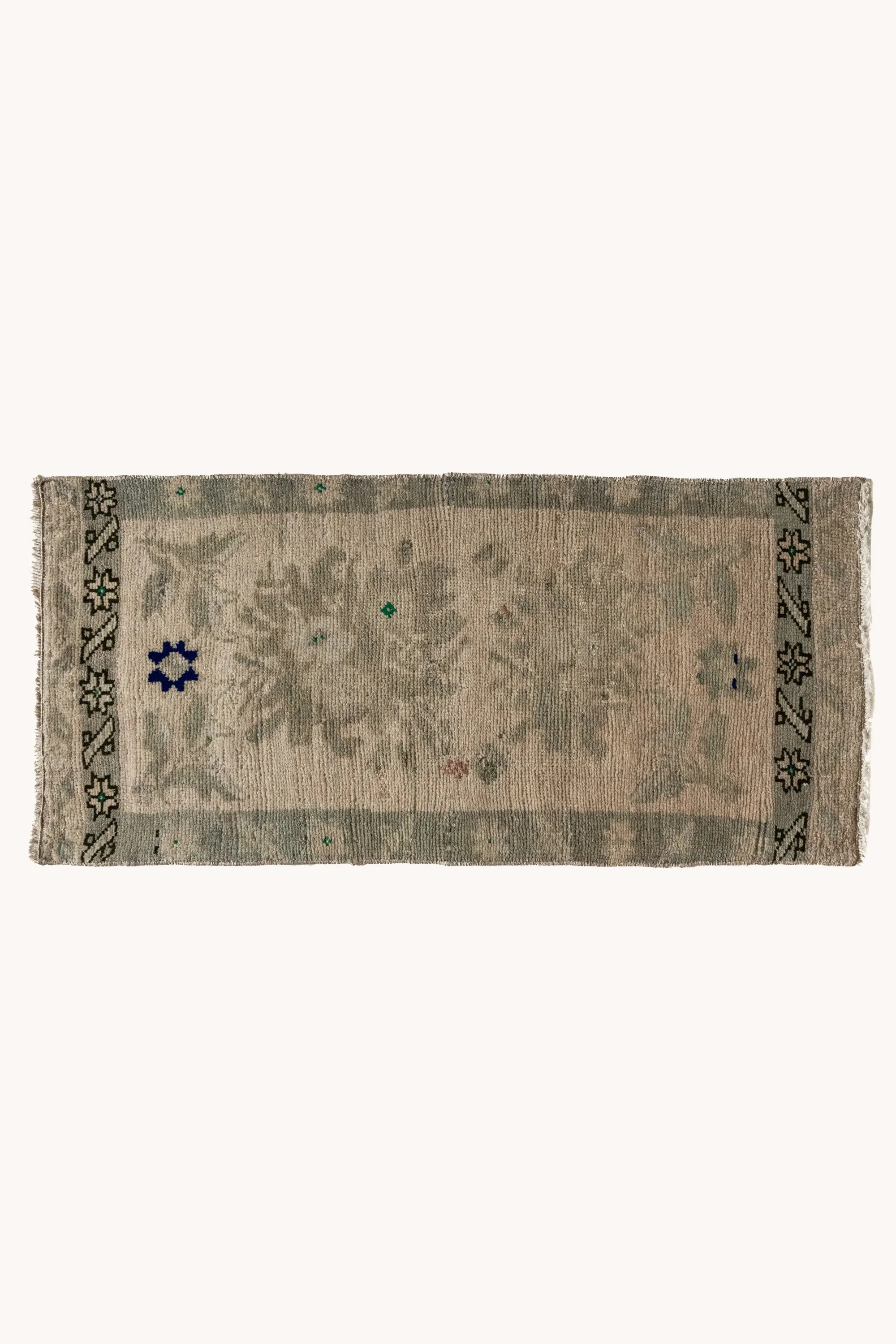 Vintage Turkish Mini Rug No. 710 | 1'6 x 3'4