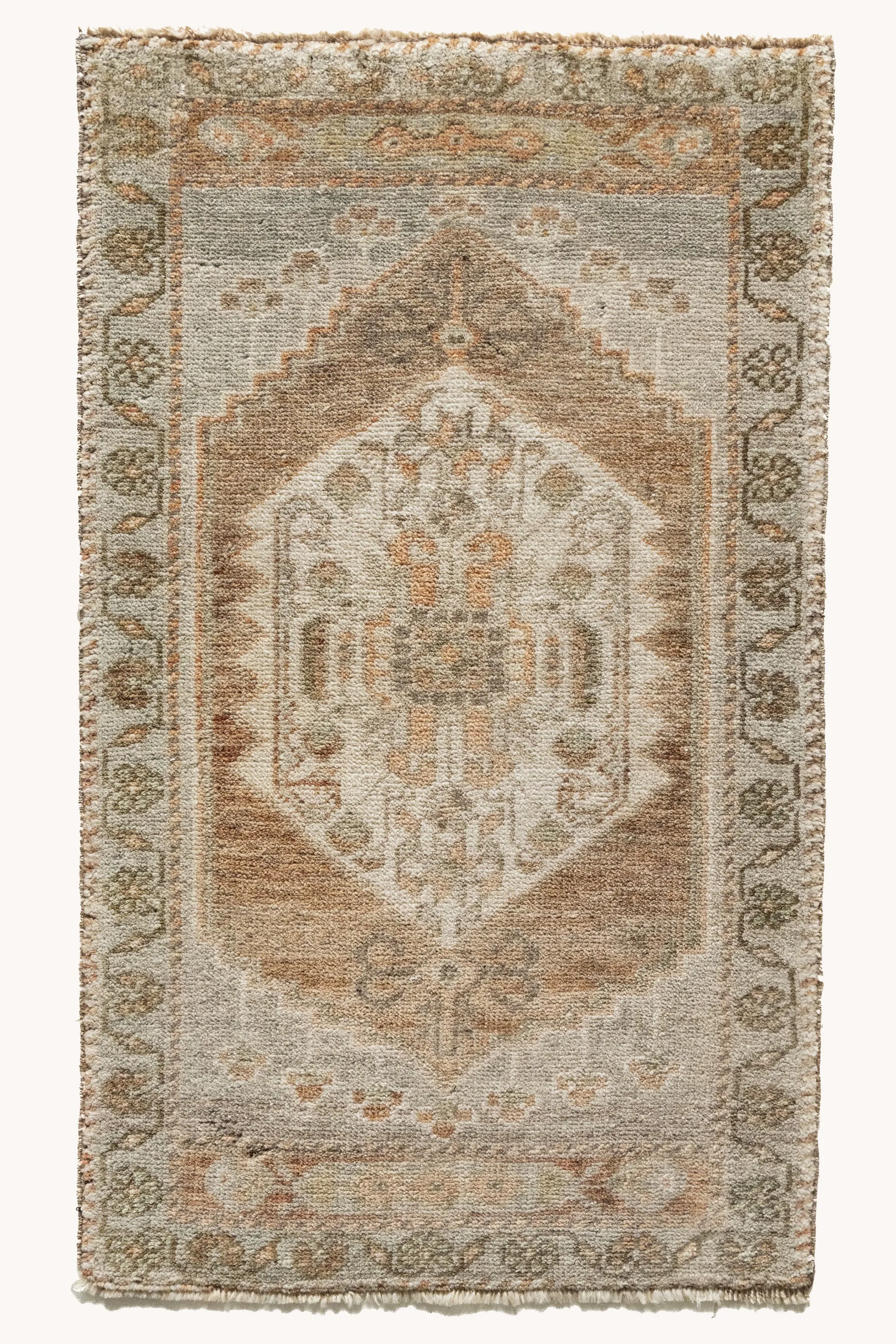 Vintage Turkish Mini Rug No. 714 | 1'9 x 3'