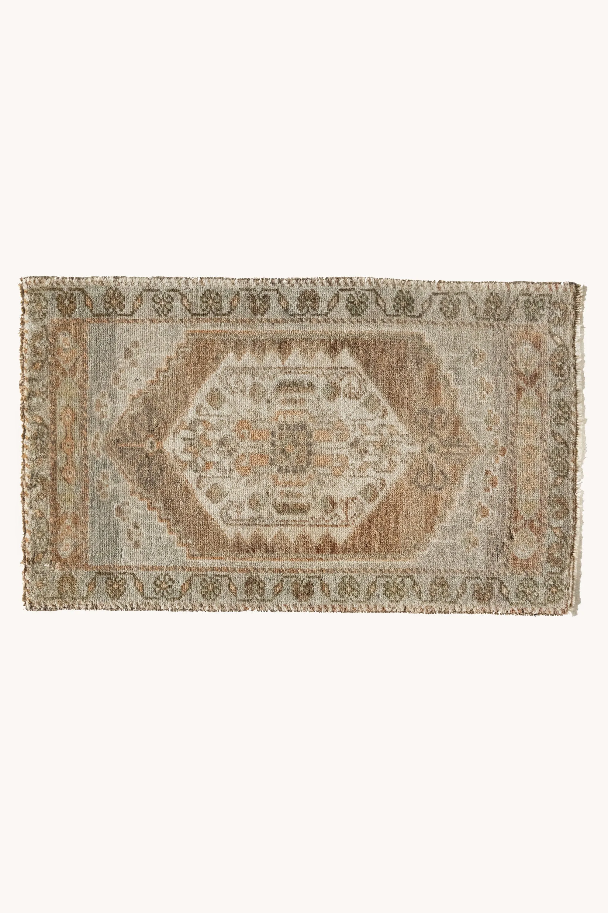 Vintage Turkish Mini Rug No. 714 | 1'9 x 3'