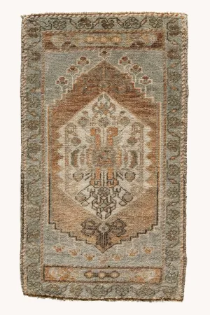 Vintage Turkish Mini Rug No. 716 | 1'9 x 3'