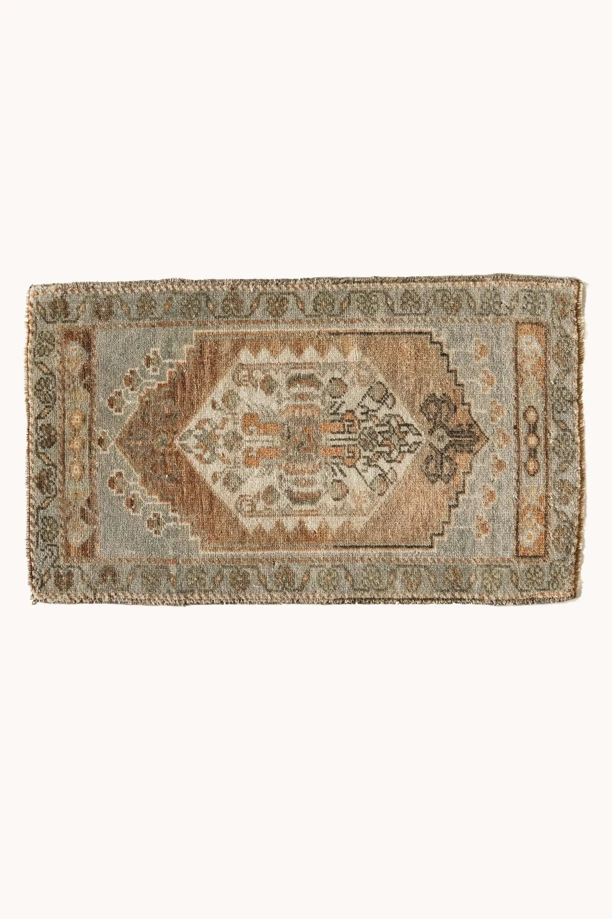 Vintage Turkish Mini Rug No. 716 | 1'9 x 3'