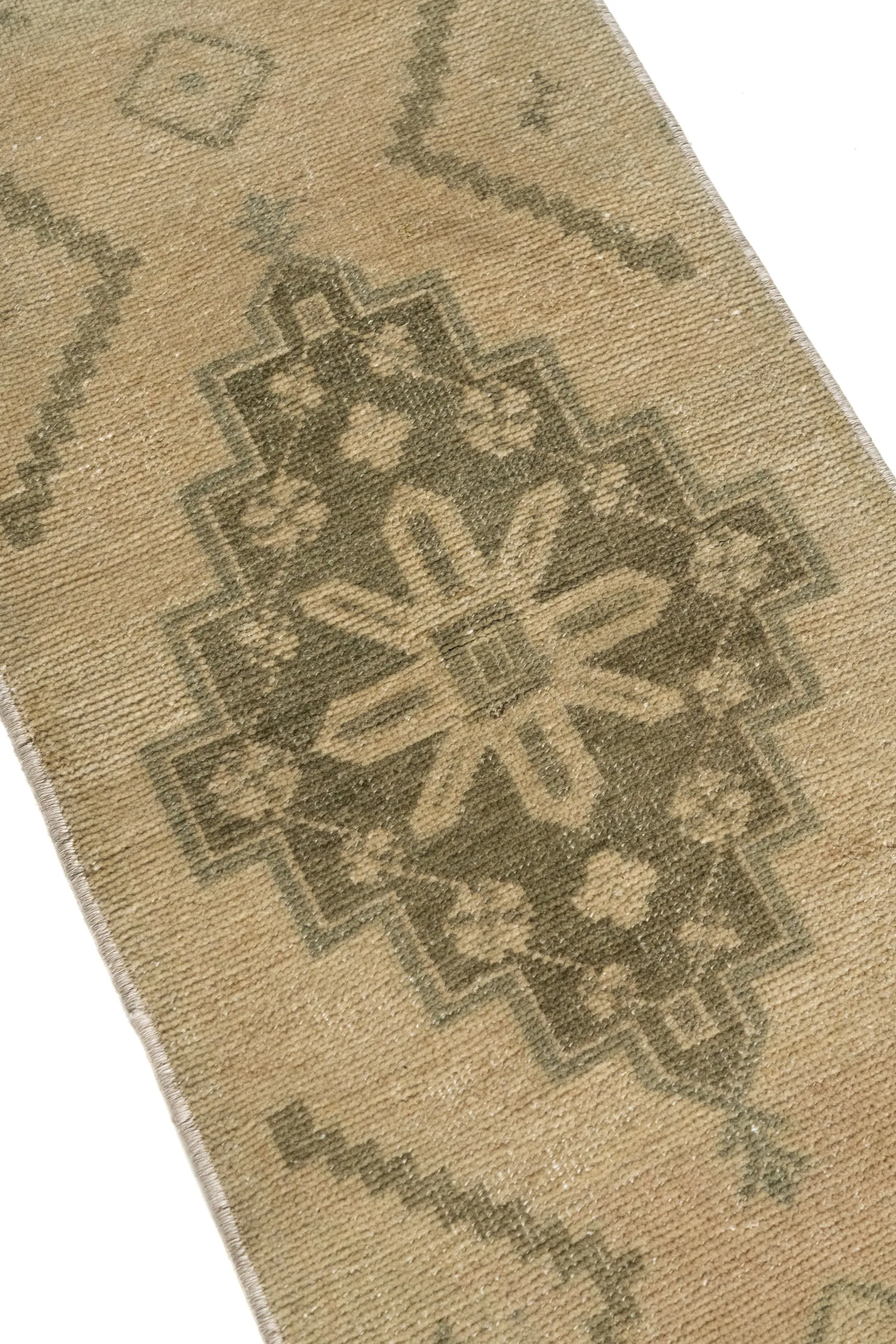 Vintage Turkish Mini Rug No. 720 | 1'5 x 3'