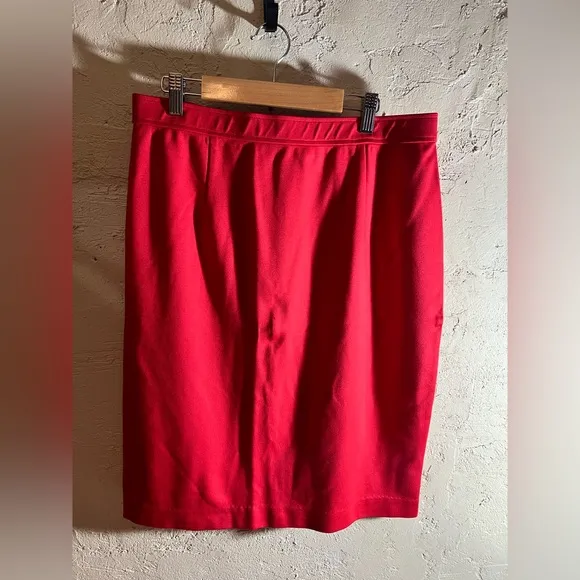 Women's Suit 2pc Red w/ gold zipper detail, Med. by Styled by Joe Zee, knit
