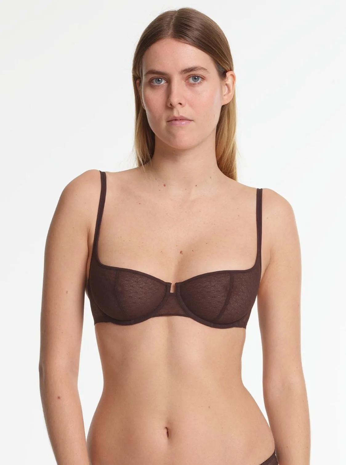 Yasmine Eslami: Joanne Demi Bra - 34C, 34D