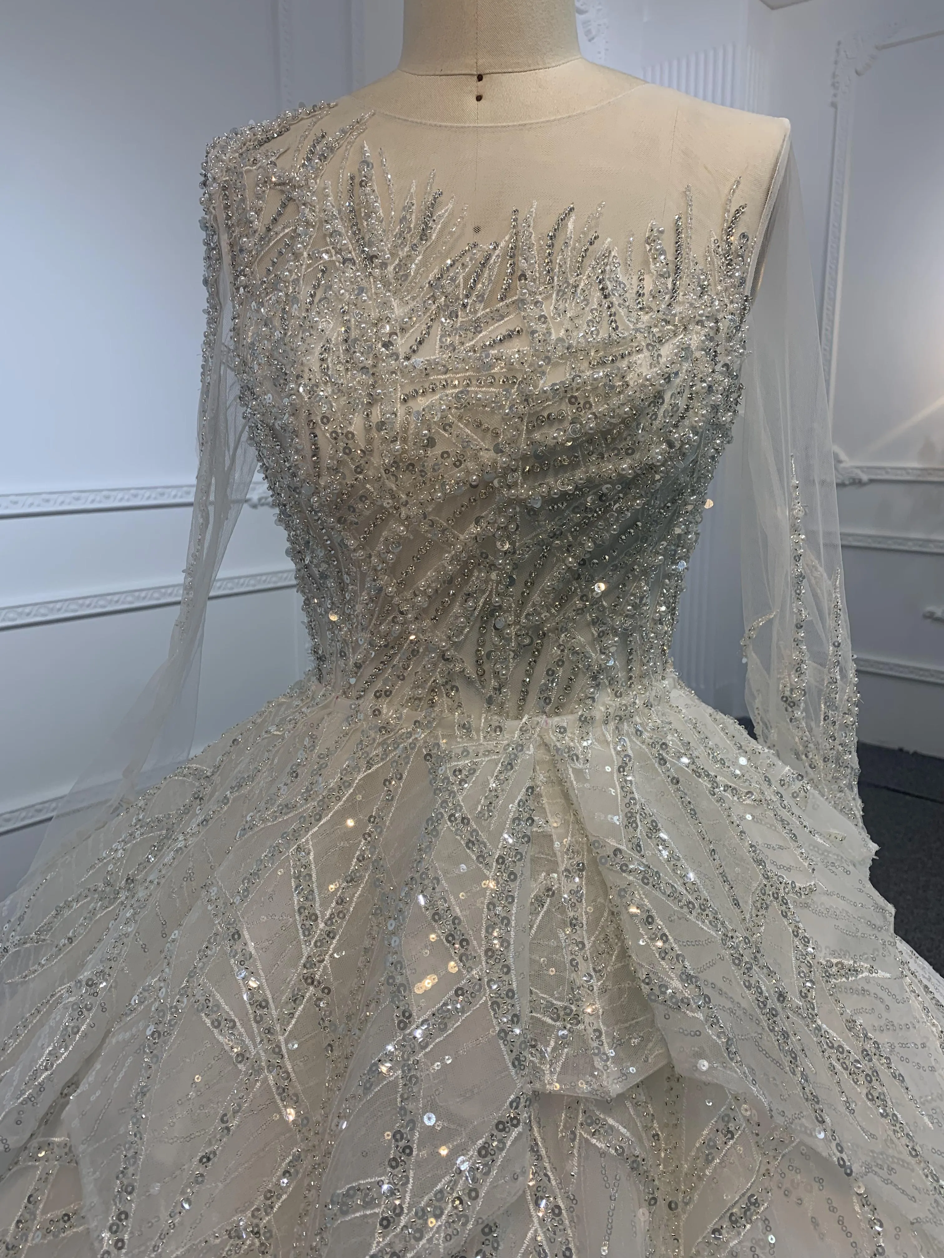 Z009-Long Sleeve Luxurious Sparkle Wedding Gown With Removable Decorative Piece
