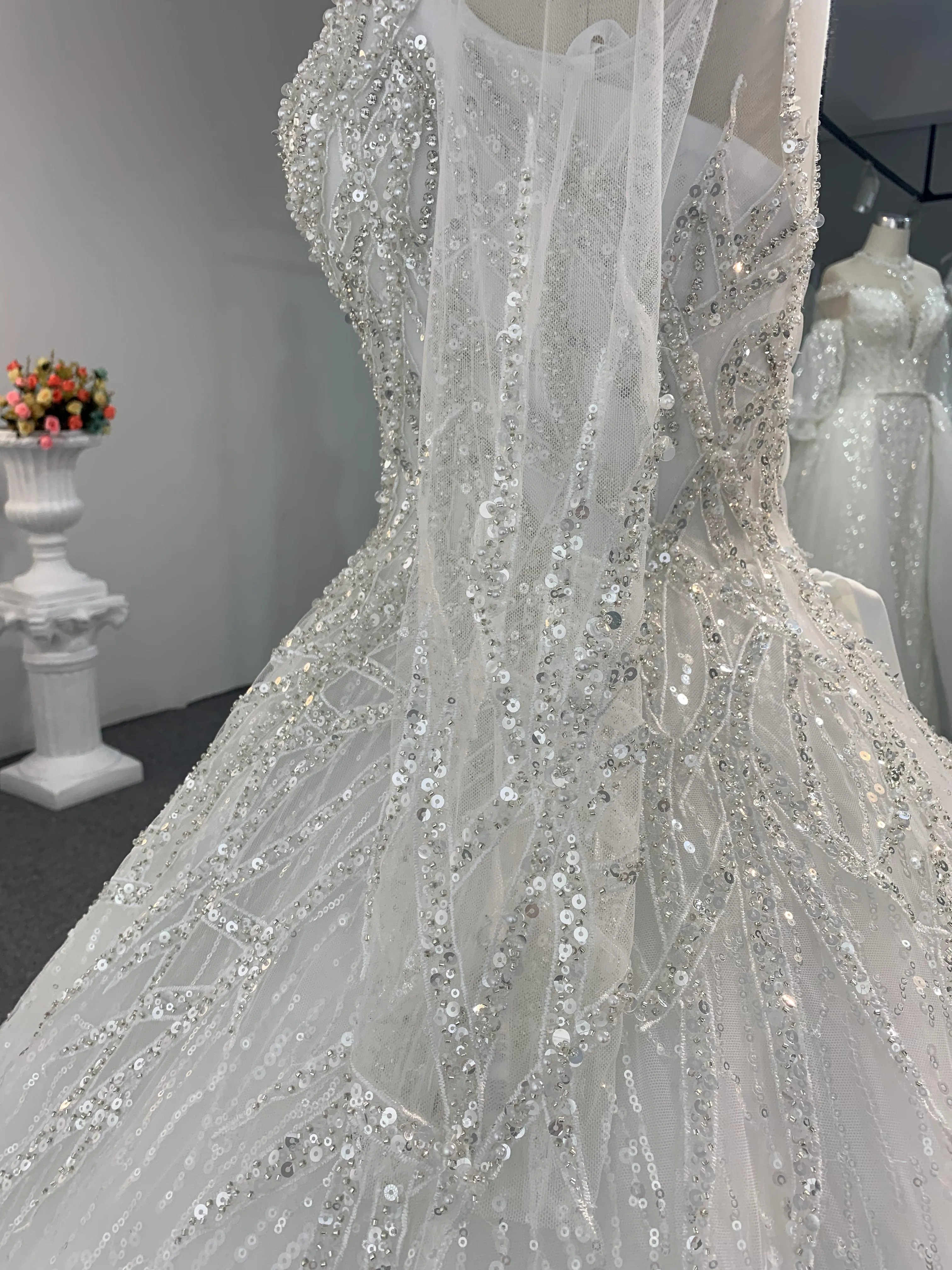 Z009-Long Sleeve Luxurious Sparkle Wedding Gown With Removable Decorative Piece
